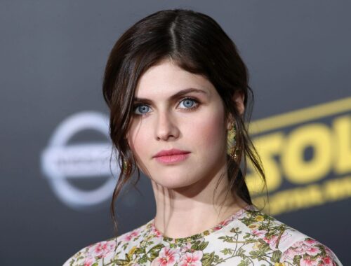 Alexandra Daddario’nun Şöhret Yolculuğu: Kilit Adımlar [2026] - Kapak Görseli